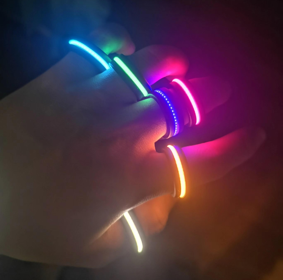 Wear 6 colors (pink/yellow/green/white/ice blue/blue) glowring rings